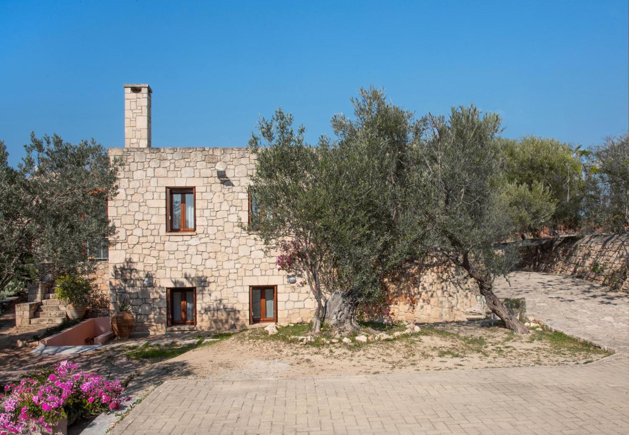PYRGOS RALLI ESTATE Apartments&Suites Aegina Exterior foto